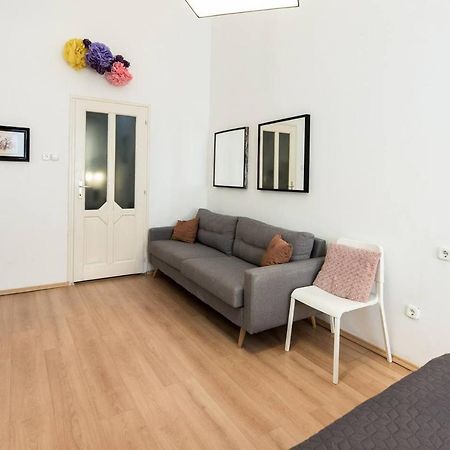 Cosy And Central Apartment With 4 Bedrooms And A/C Budapest Exterior photo