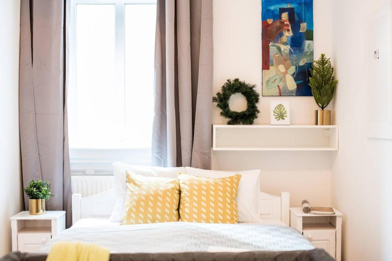 Cosy And Central Apartment With 4 Bedrooms And A/C Budapest Exterior photo