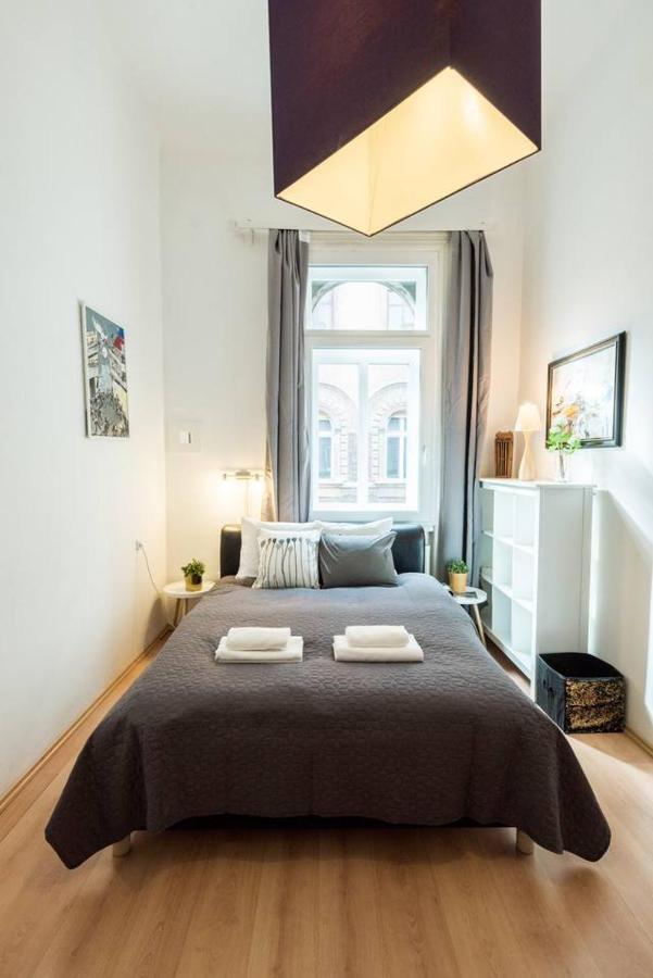 Cosy And Central Apartment With 4 Bedrooms And A/C Budapest Exterior photo