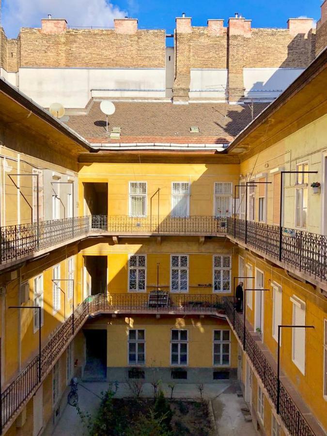 Cosy And Central Apartment With 4 Bedrooms And A/C Budapest Exterior photo