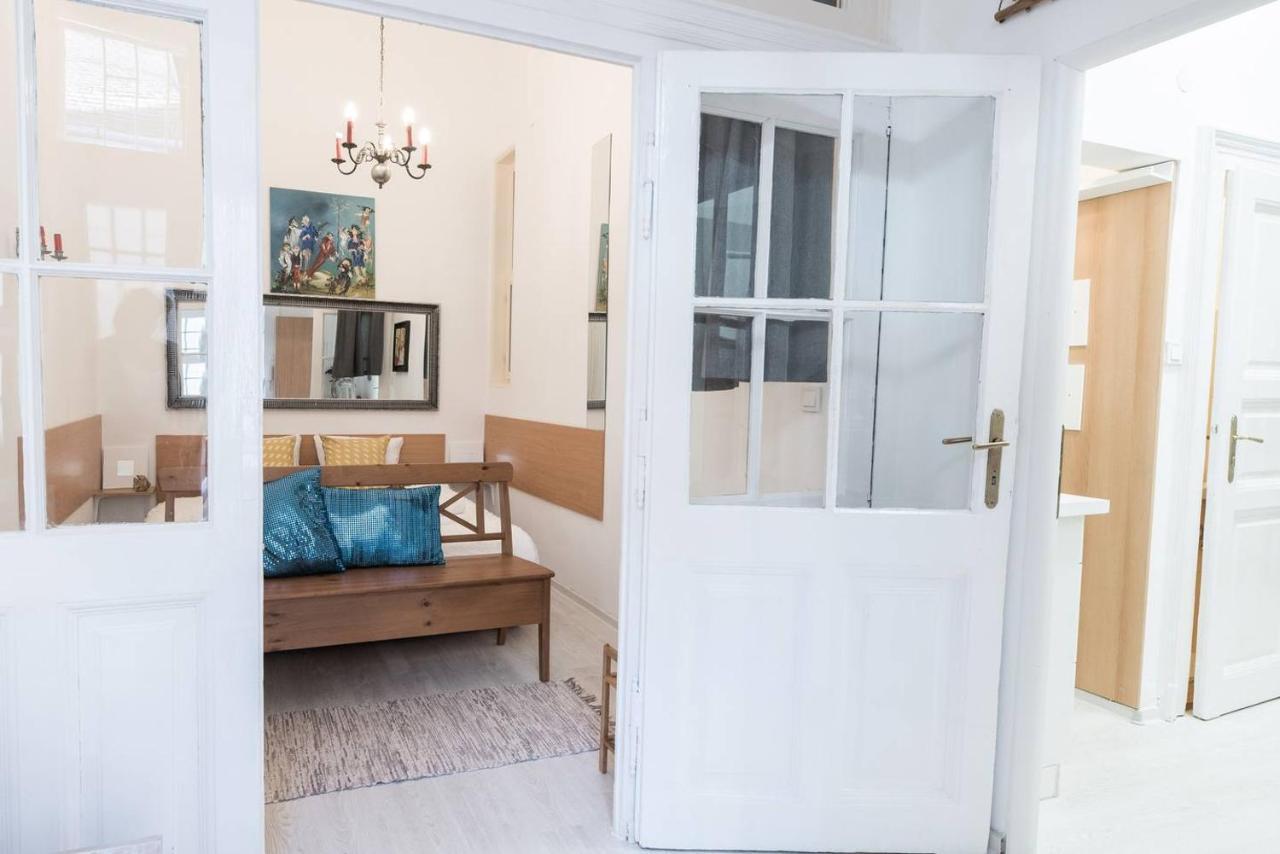 Cosy And Central Apartment With 4 Bedrooms And A/C Budapest Exterior photo