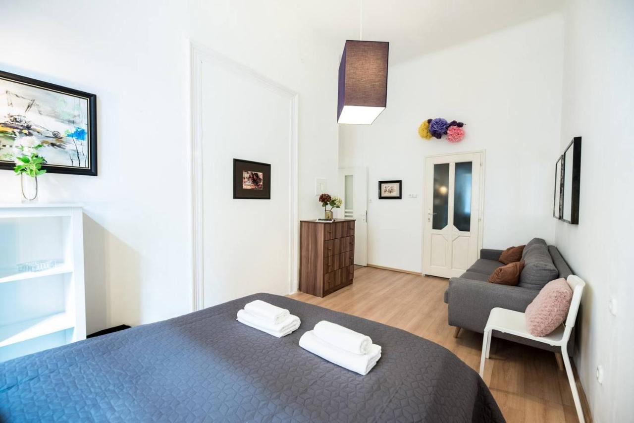Cosy And Central Apartment With 4 Bedrooms And A/C Budapest Exterior photo